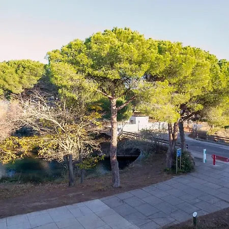 아파트 Paisible Au Bord D'un Avec Parking 라그랑모트